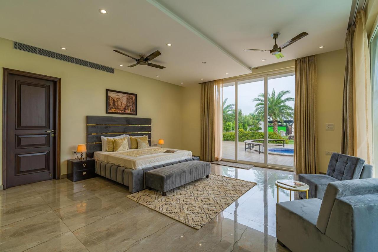 Stayvista At Blanc Belle With Outdoor Pool Sohna Esterno foto