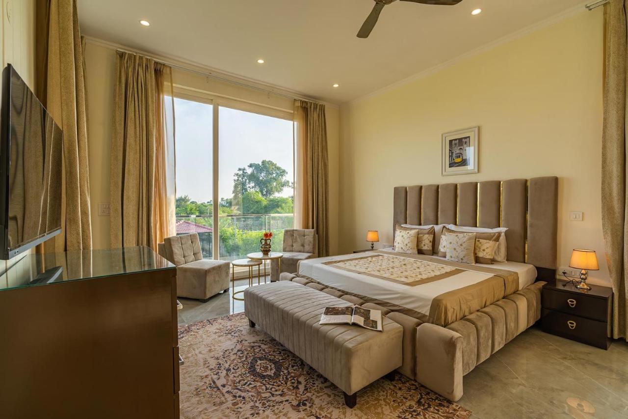 Stayvista At Blanc Belle With Outdoor Pool Sohna Esterno foto