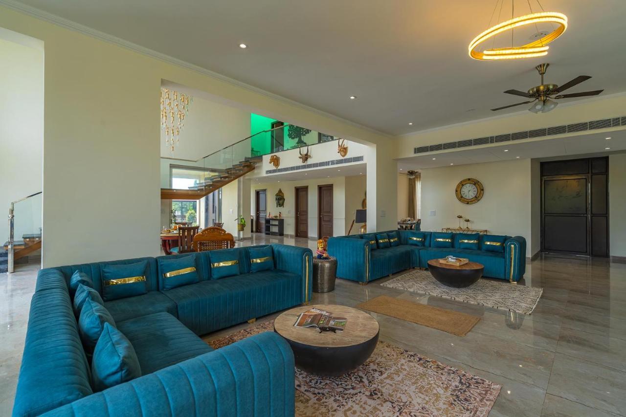 Stayvista At Blanc Belle With Outdoor Pool Sohna Esterno foto