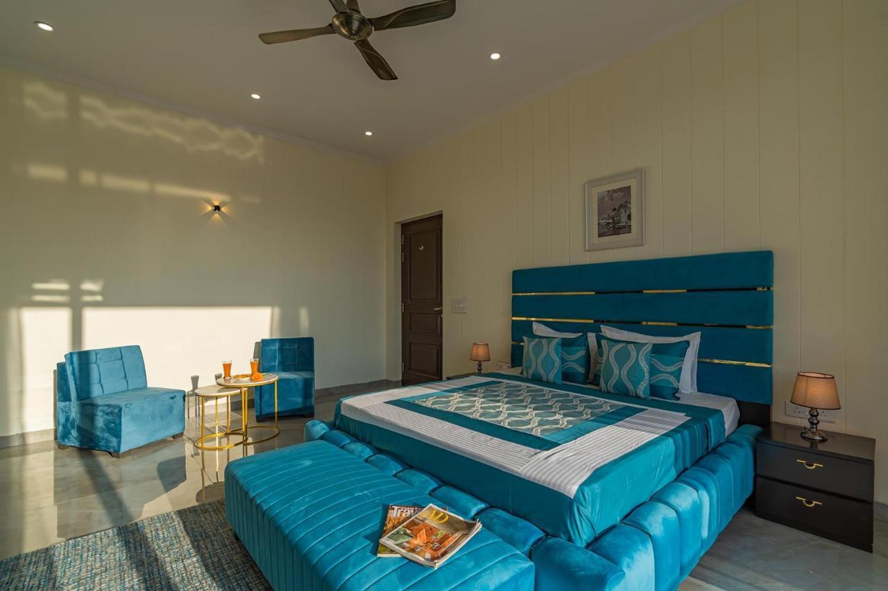 Stayvista At Blanc Belle With Outdoor Pool Sohna Esterno foto