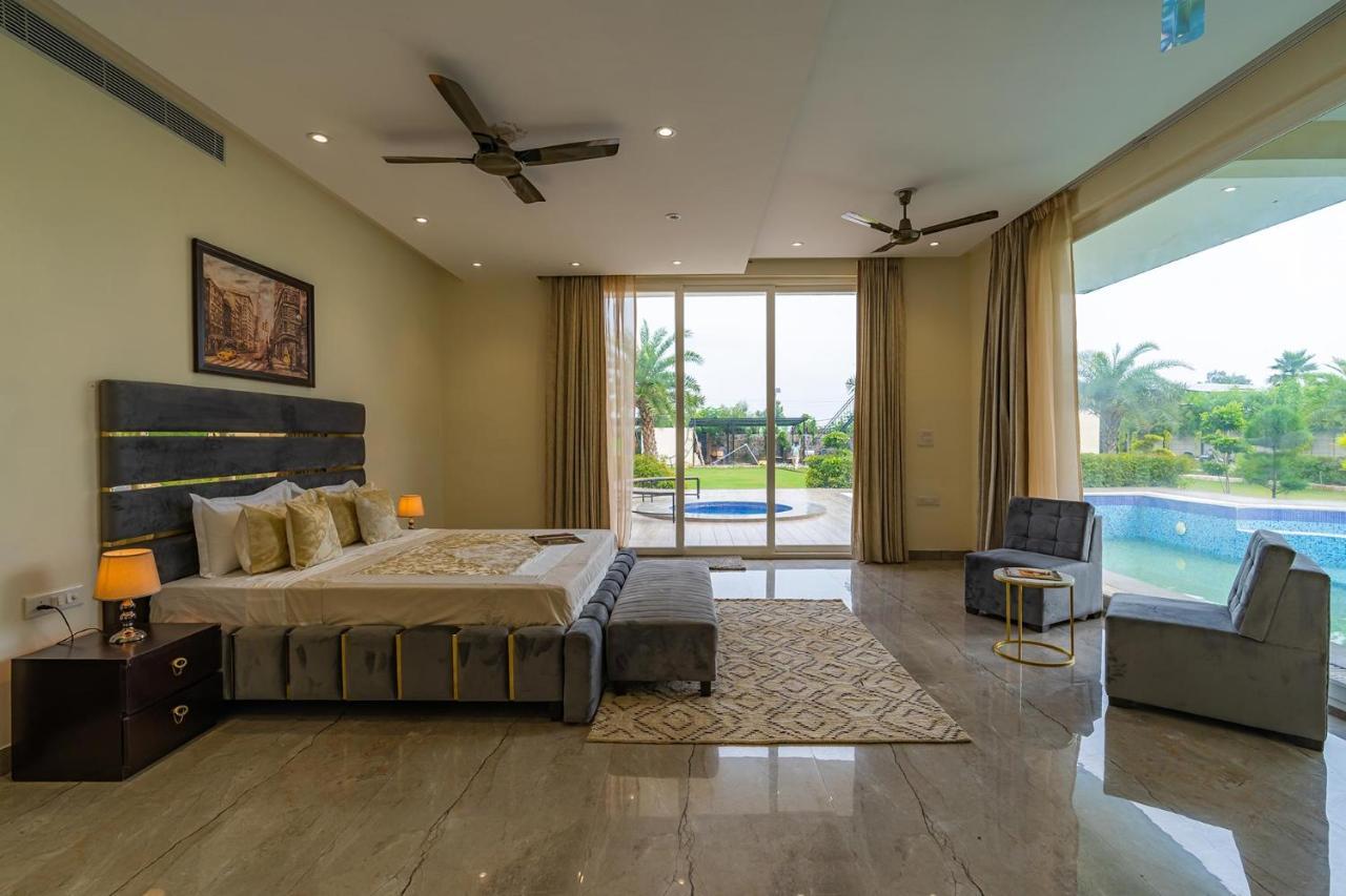 Stayvista At Blanc Belle With Outdoor Pool Sohna Esterno foto